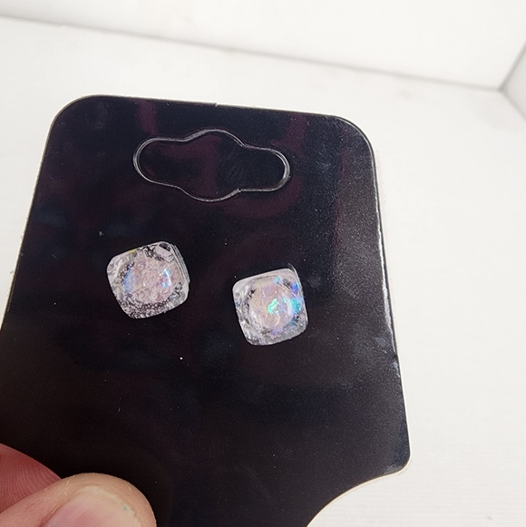 Iridescent resin Square Stud Earrings - Picture 3 of 4